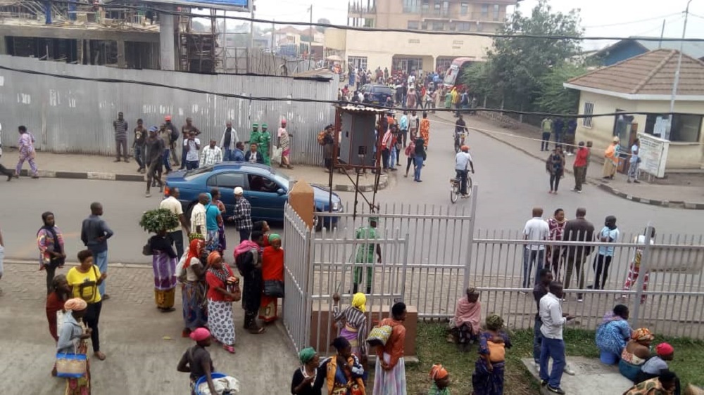 At least 55,000 people cross through the small border known as Petite Barrière