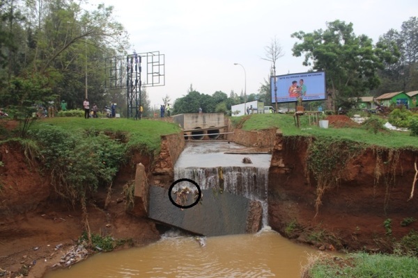 The dead body has been found covered in debris in a water canal flowing near the football ground of APE Rugunga Secondary School