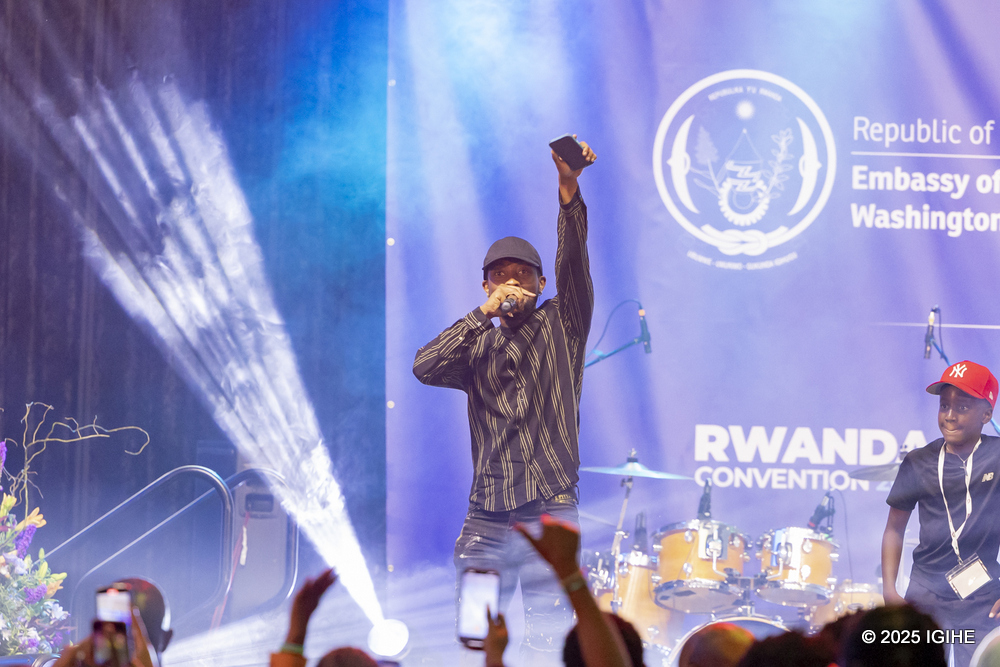 Navytune delivered a diverse set of songs during his performance.     