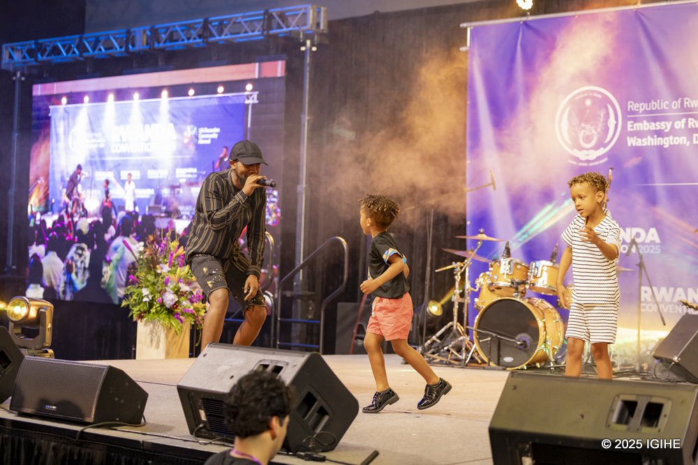 Navytune, known from the group KGB as MYP, brought his children on stage during his performance.