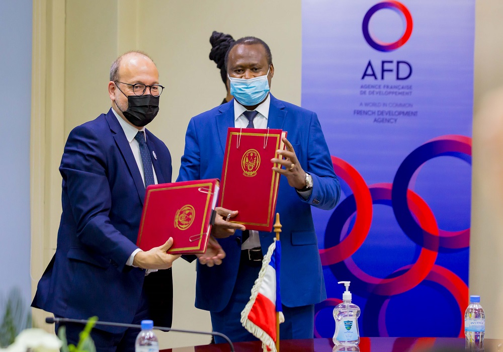 The financing agreement was signed by Dr. Uzziel Ndagijimana, the Minister of Finance and Economic Planning, on behalf of Government of Rwanda and Chief Executive Officer Mr. Rémy Rioux, on behalf of AFD.