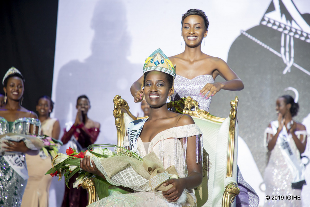 Miss Rwanda 2019 Meghan Nimwiza being crowned