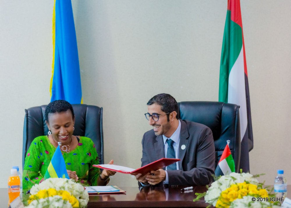 The MoU was signed by Rwanyindo Kayirangwa Fanfan, the Minister of Public Service and Labour on behalf of the Government of Rwanda and Nasser Bin Thani Juma Al Hamli, Minister of Human Resources  of  the United Arab Emirates.