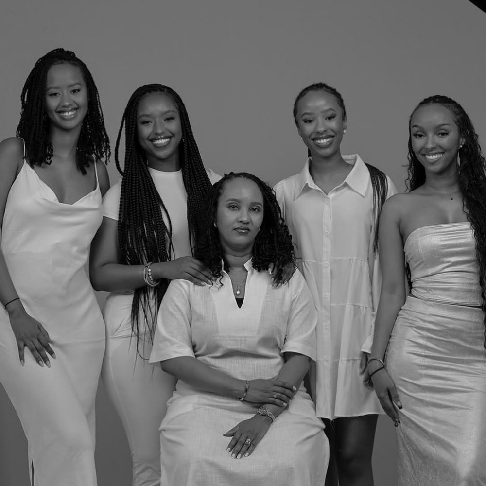 Letft-right: Miss Naomi, Brenda, Kellia and Kathia with their mother.