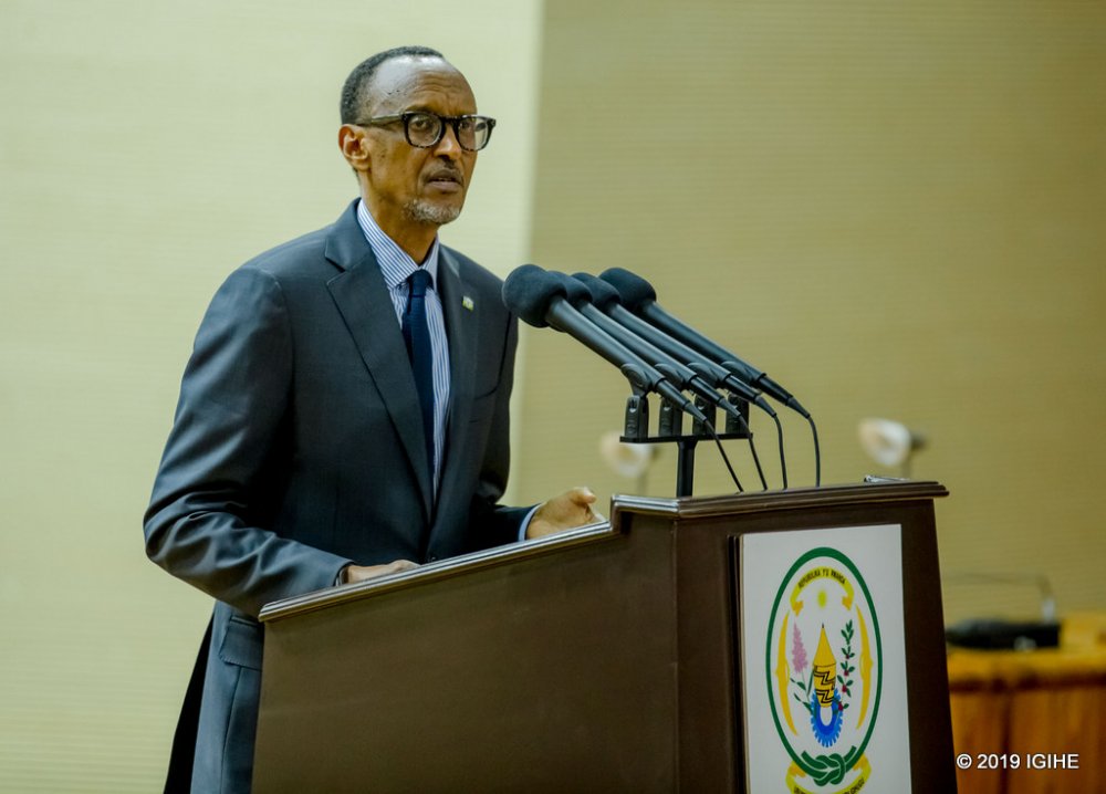 President Paul Kagame has urged leaders to fulfill their responsibility to deliver on promises to citizens including making decisions that benefit all citizens
