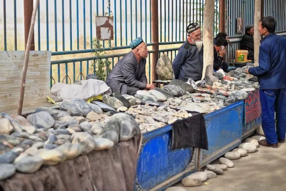 Jades are among popular resources in Xinjiang.