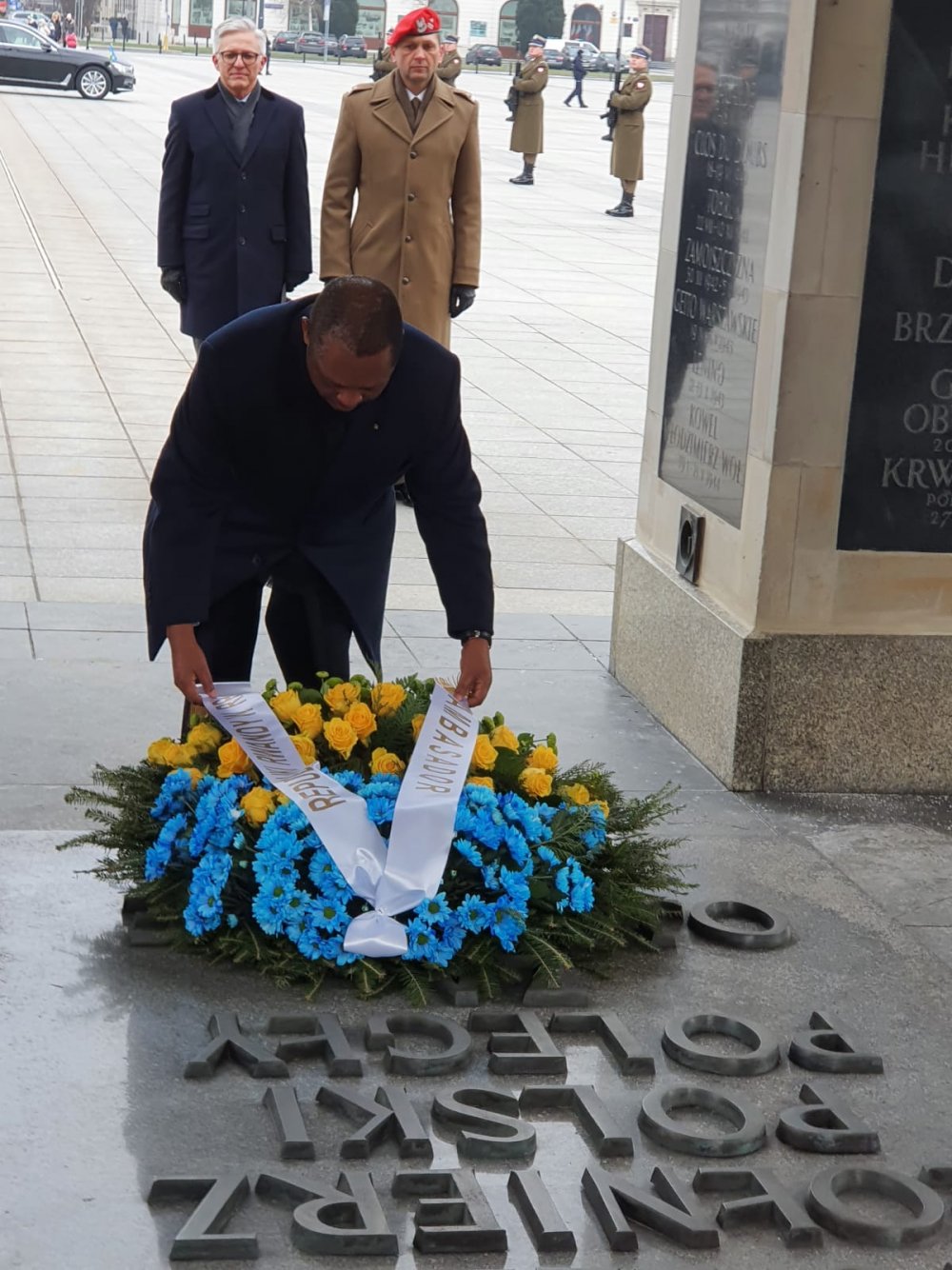 Rwanda's ambassador to Poland, Prof. Shyaka laying a wreath to the grave of unknown soldier.  