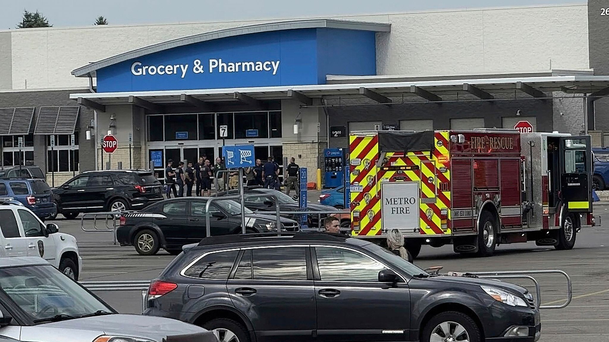 The attack reportedly began near the checkout counters before the man moved through the store’s pharmacy section, injuring customers indiscriminately.