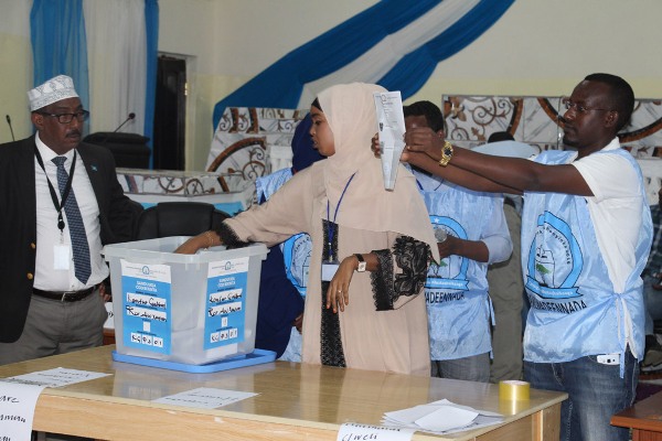 Electoral officials count the votes during the electoral process to choose members of the lower house of the federal parliament in Baidoa, Somalia on November 16, 2016.