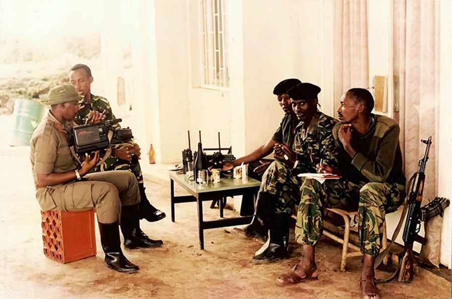 Soldiers who worked at Radio Muhabura during break time. 