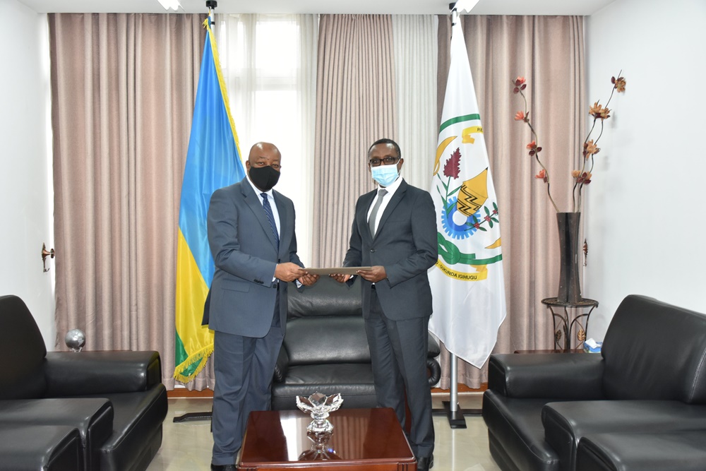 The Minister of Foreign Affairs, Dr Vincent Biruta has received High Commissioner-Designate Mandisi Bongani Mabuto Mpahlwa of the Republic of South Africa to Rwanda, for the presentation of his credentials.