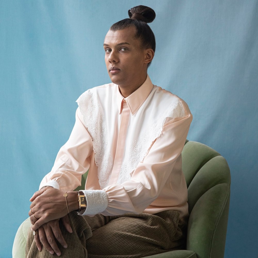 Belgian singer of Rwandan descent, Stromae, is set to feature on Burna Boy’s forthcoming studio album titled No Sign of Weakness.