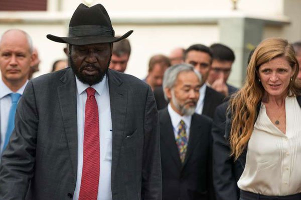 South Sudan's President Salva Kiir (left) walks with a high delegation from the United Nations (UN) Security Council on September 4, 2016 to the State House for a closed-door meeting. South Sudan's government was on Wednesday forced to deny President Kiir had died