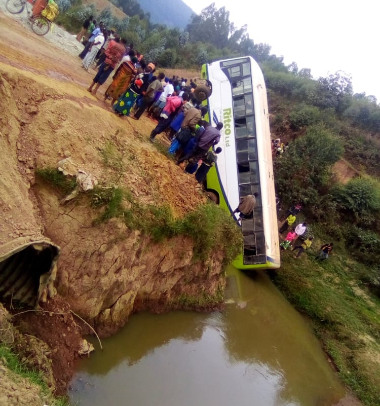 A RITCO bus carrying 30 passengers from Ngarama crashed in Gicumbi District
