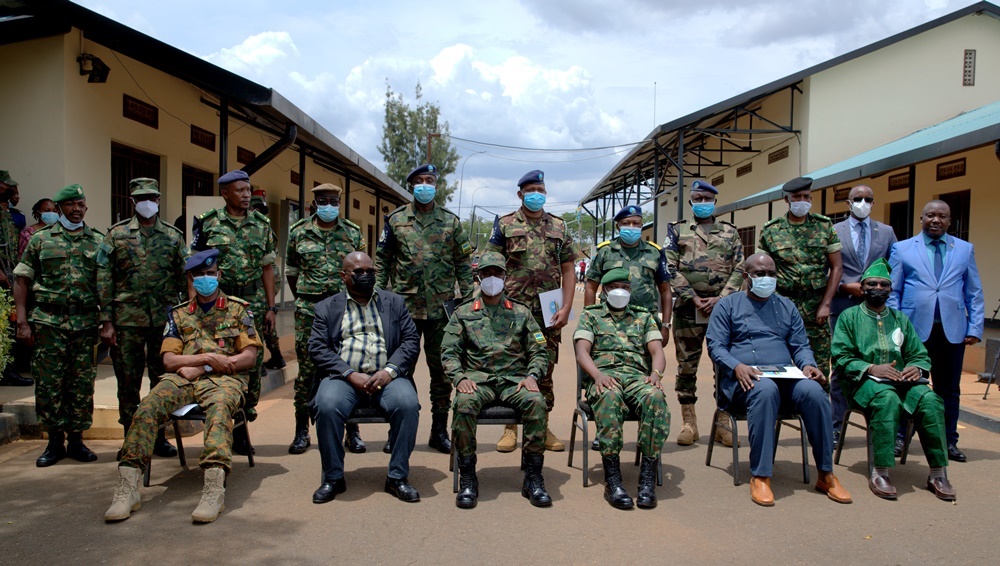 Officials from both countries after the handover of FLN combatants.  