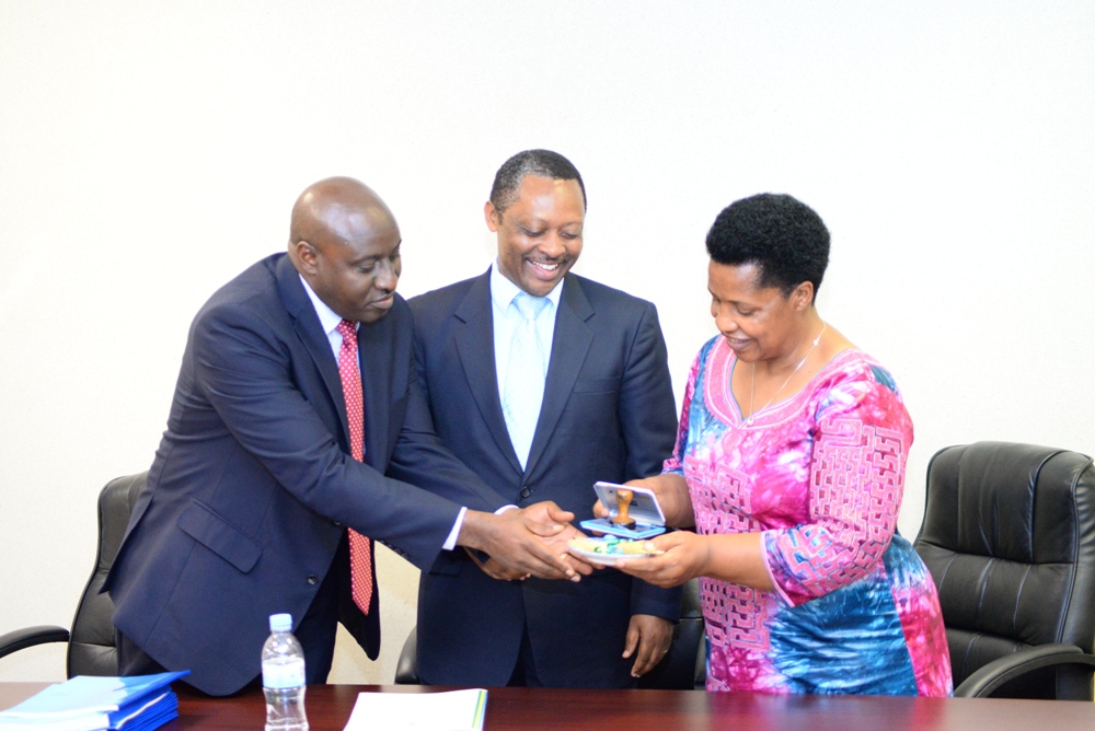 The handover ceremony was officiated by new Local Governance Minister Prof. Anastase Shyaka
