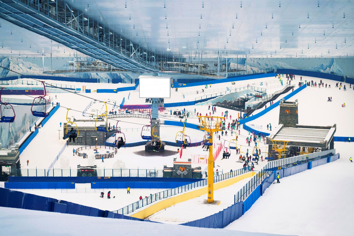 Chengdu Sunac Cultural Tourism City's Snow World is recognized as the world's largest indoor ski resort.