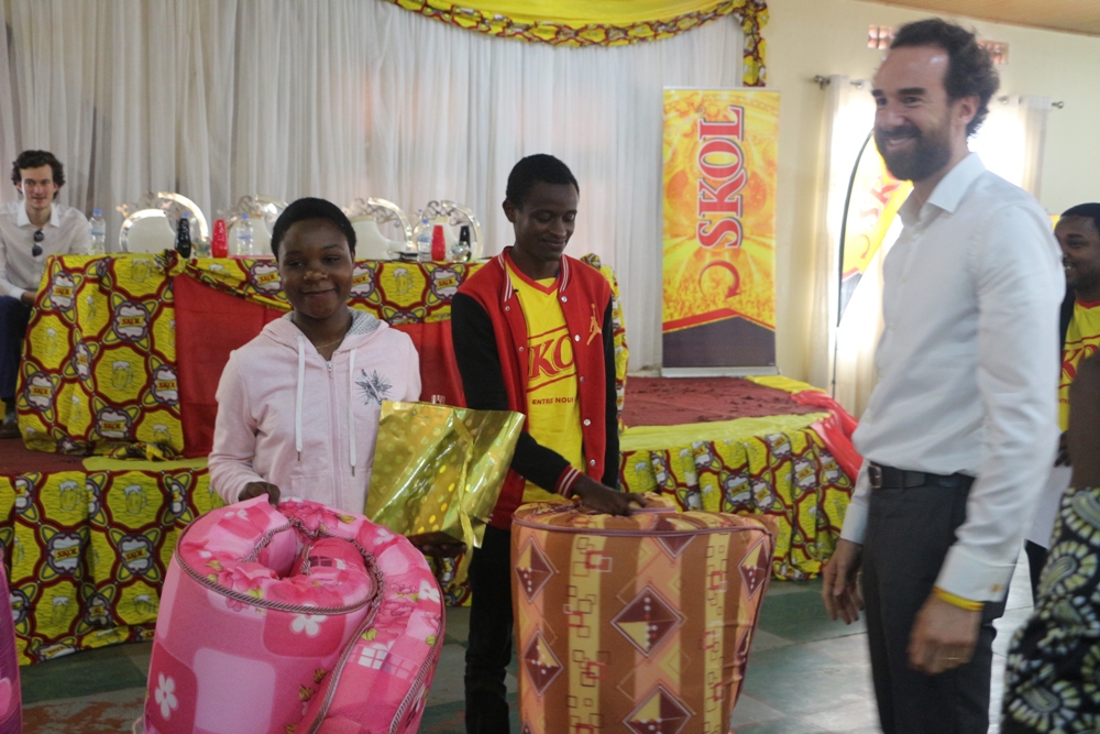 The project facilitate children from vulnerable families with scholastic materials