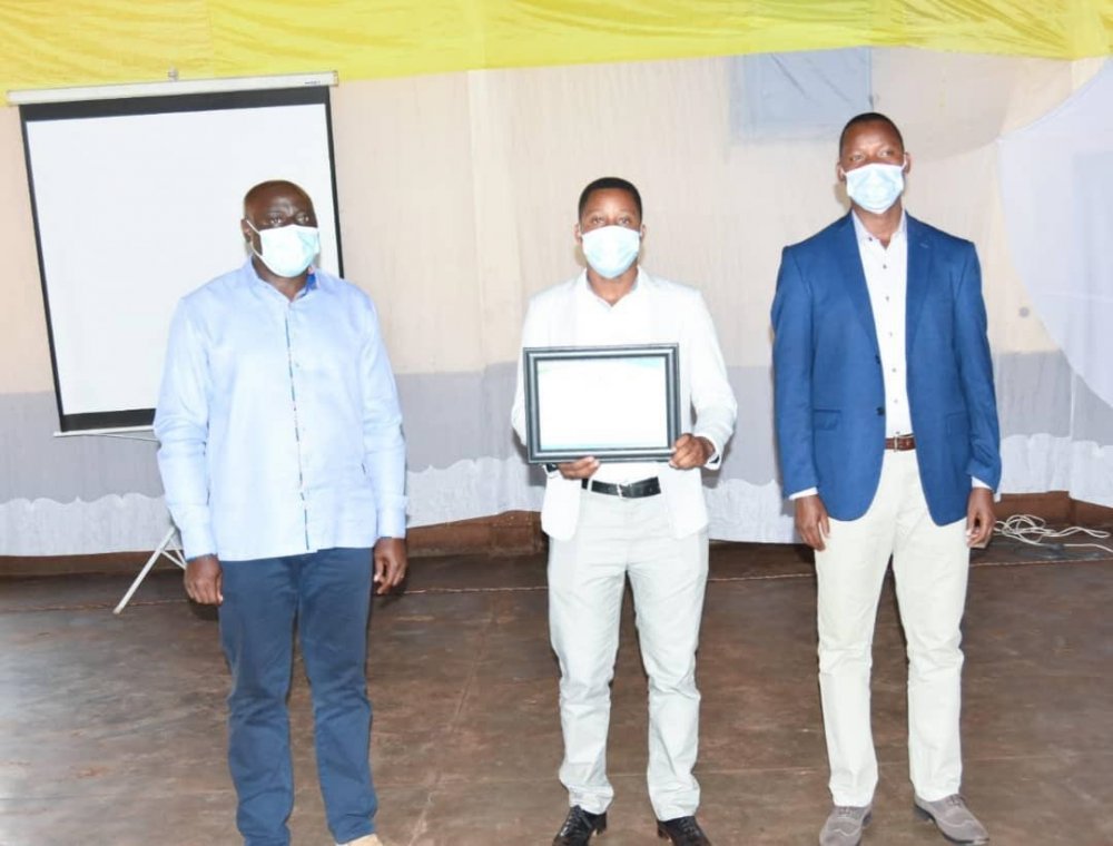 The Governor of Eastern Province,  Emmanuel Gasana with the Executive Secretary of Bwiyorere and  the mayor of Kirehe district , Gerald Muzungu.