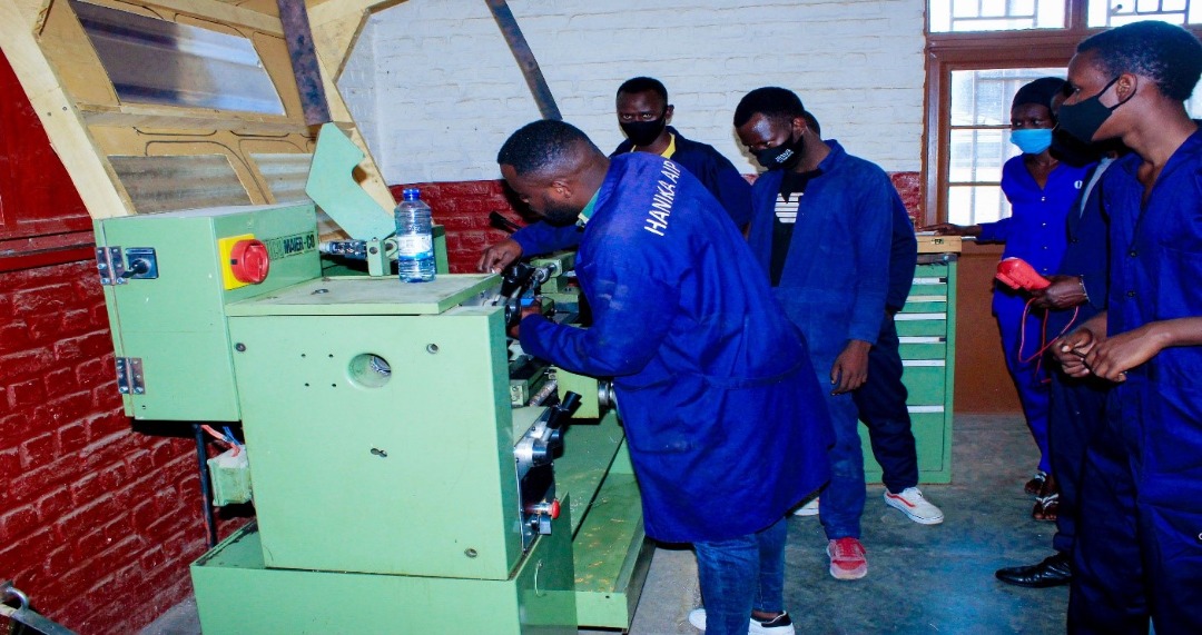 BRITE works closely with Rwanda Polytechnic and the Rwanda TVET Board to increase knowledge and assets to adopt a blended teaching and learning approach.