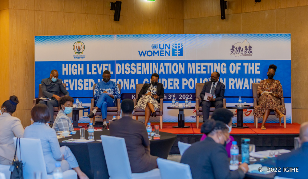 Panelists shedding light on the new policy.  