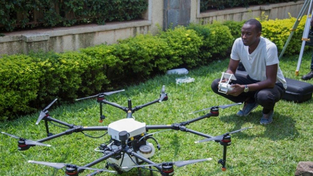 The Ministry of Health has announced that for the first time it is going to launch a project for spraying insecticides to kill mosquitoes that spread malaria using drone technology.