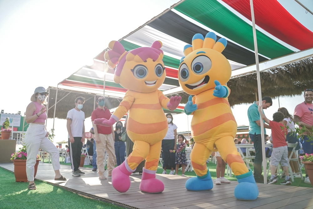 Kids can take part in creative workshops, have their faces painted with UAE themed designs and admire the beautiful UAE lighting around the mall.