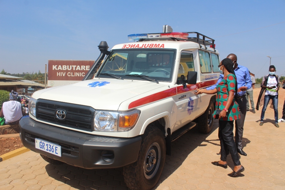 Huye District Administration  donated an ambulance worth Rwf59 million to Kabutare Hospital that will be used to improve health services.