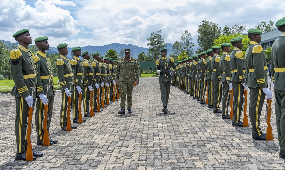 Gen Muhoozi Kainerugaba, visited the Rwanda Defense Force (RDF) Senior Command and Staff College in Nyakinama, Musanze District.