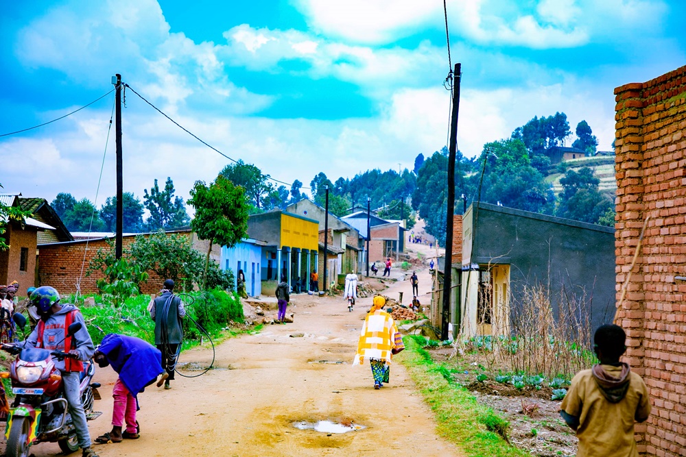The Ministry of Infrastructure (MININFRA) indicates that 76% of households currently have access to electricity. 