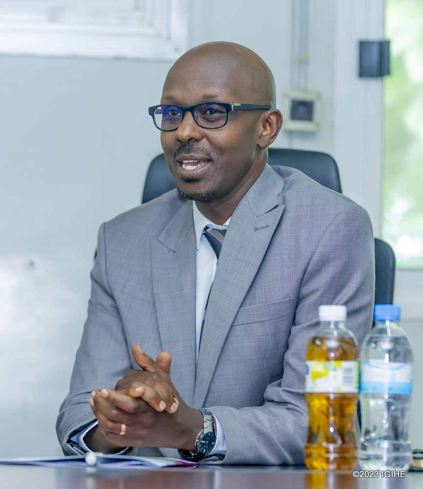 Mugabe Victor, the Secretary-General of KIAC, attributes the scarcity of arbitrators to the nascent nature of arbitration in Rwanda. 