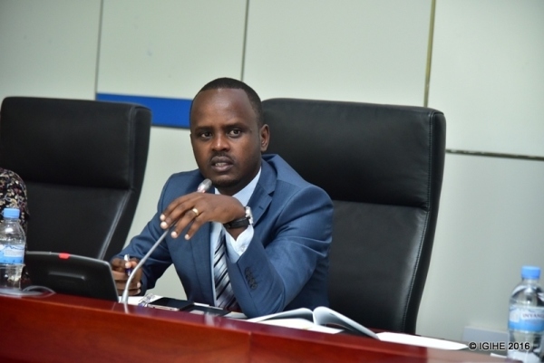The state minister in the Ministry of Agriculture and Animal Resources,Tony Nsanganira