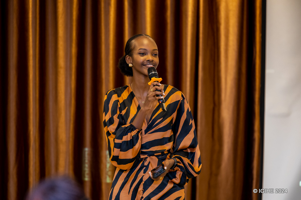 The journalist Abera Martina was the MC.