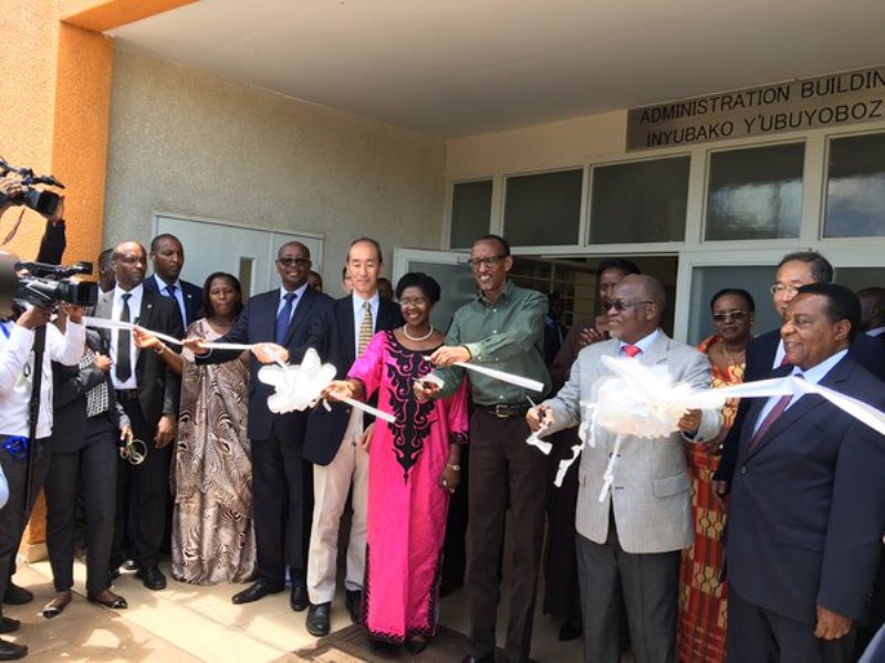 President Paul Kagame and his Tanzanian counterpart Dr. John Pombe Magufuli officially launched Rusumo Bridge and the customs One Stop Border Post at Rusumo yesterday
