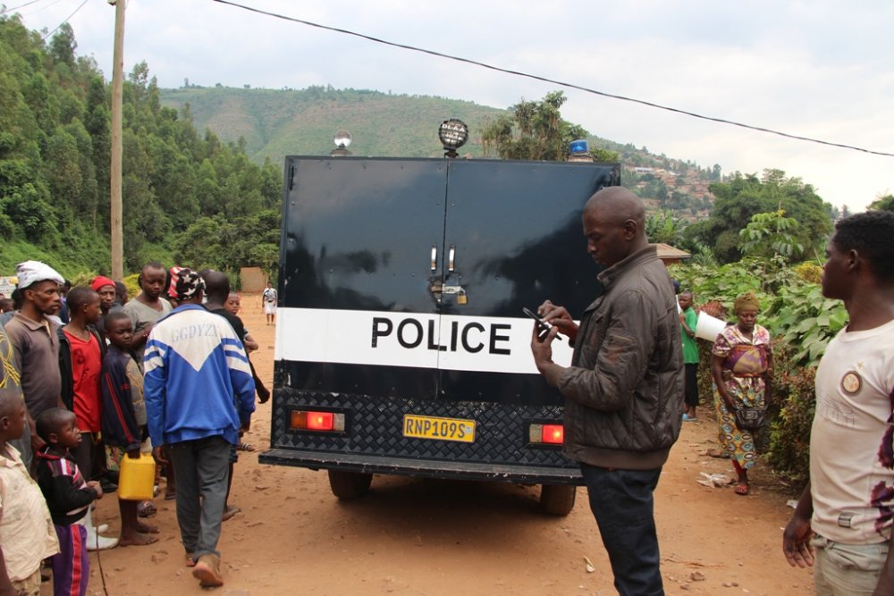 The witness rushed to alert the police