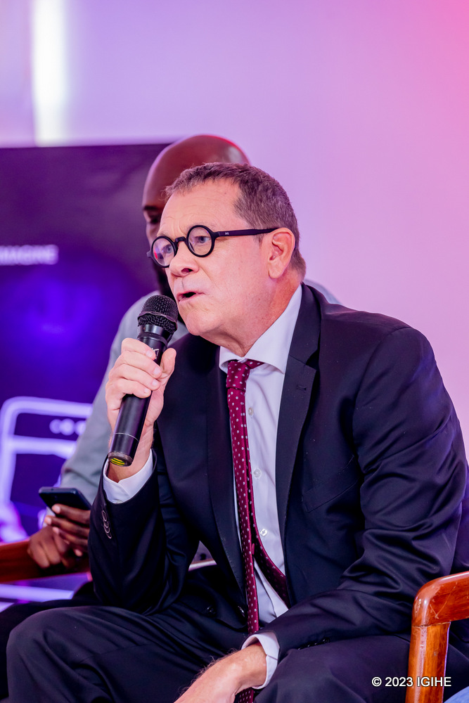The Managing Director of Airtel Rwanda, Emmanuel Hamez disclosed that the telecom is offering 4G internet to subscribers at the same price of 3G internet.  