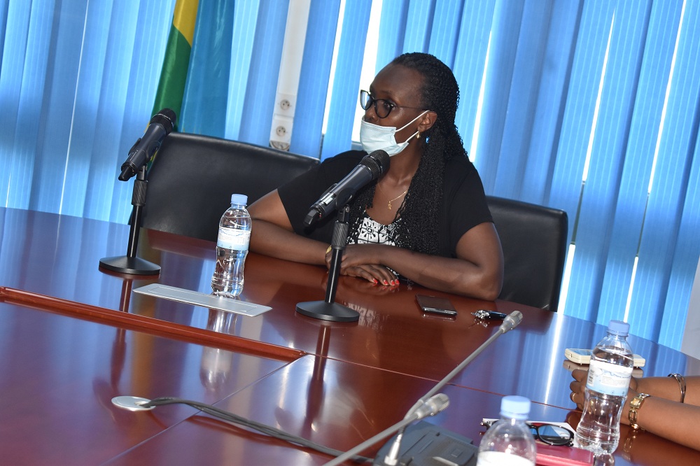 Baguma Rose, Director General of the Ministry of Education for Policy and Planning praised the Rotary club's role in the fight against COVID-19.