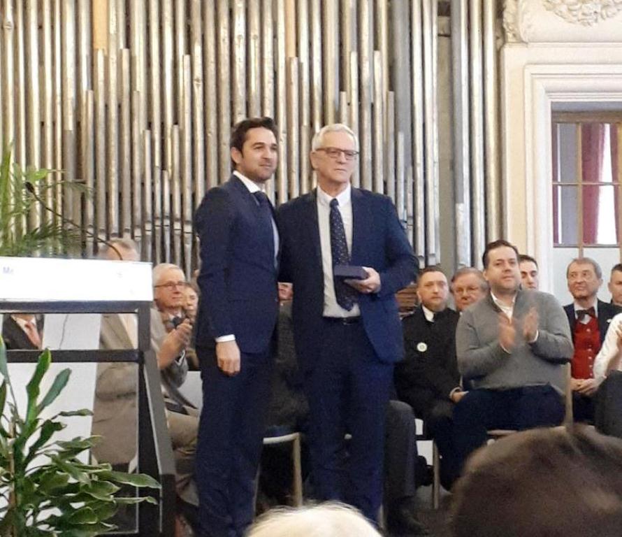 Reims Mayor, Arnaud Robinet awards Gauthier