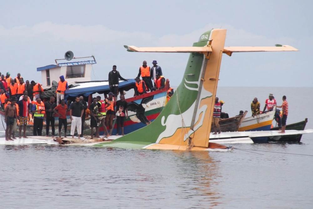Reports indicate that the plane crashed into Lake Victoria on Sunday around 8:45 of Tanzania's local time (0545 GMT). 