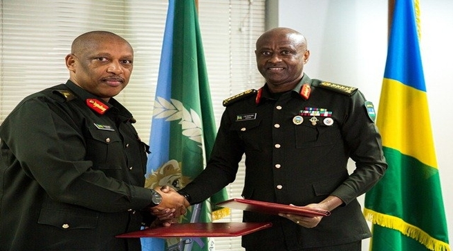 The newly appointed RDF Chief of Defence Staff (CDS), Gen Jean Bosco Kazura assumed office handed over office by his predecessor, Gen Patrick Nyamvumba