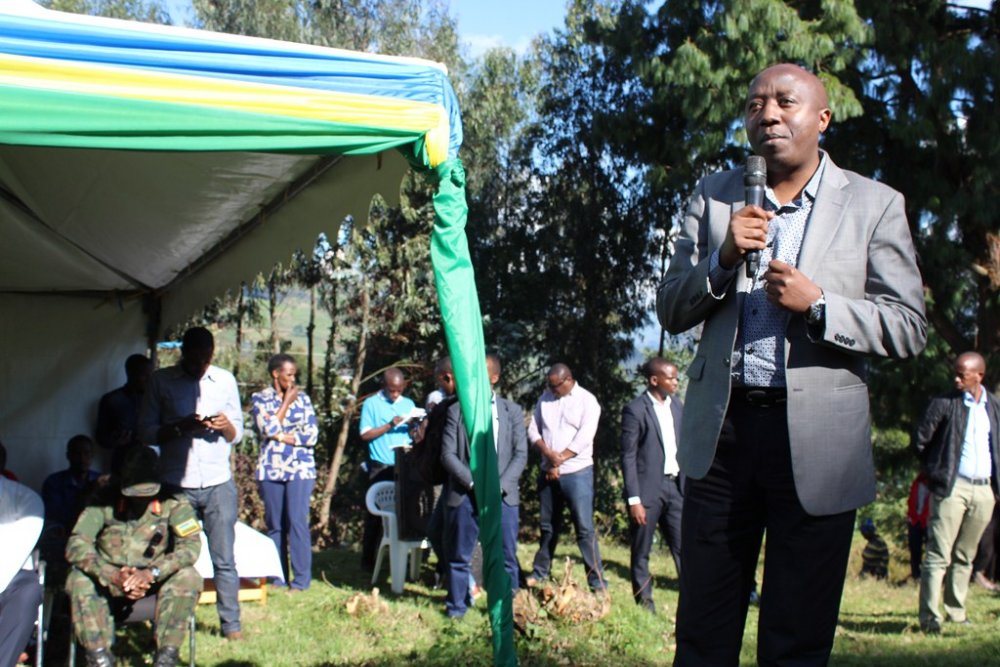 Prime Minister, Dr. Edouard Ngirente comforted the bereaved families