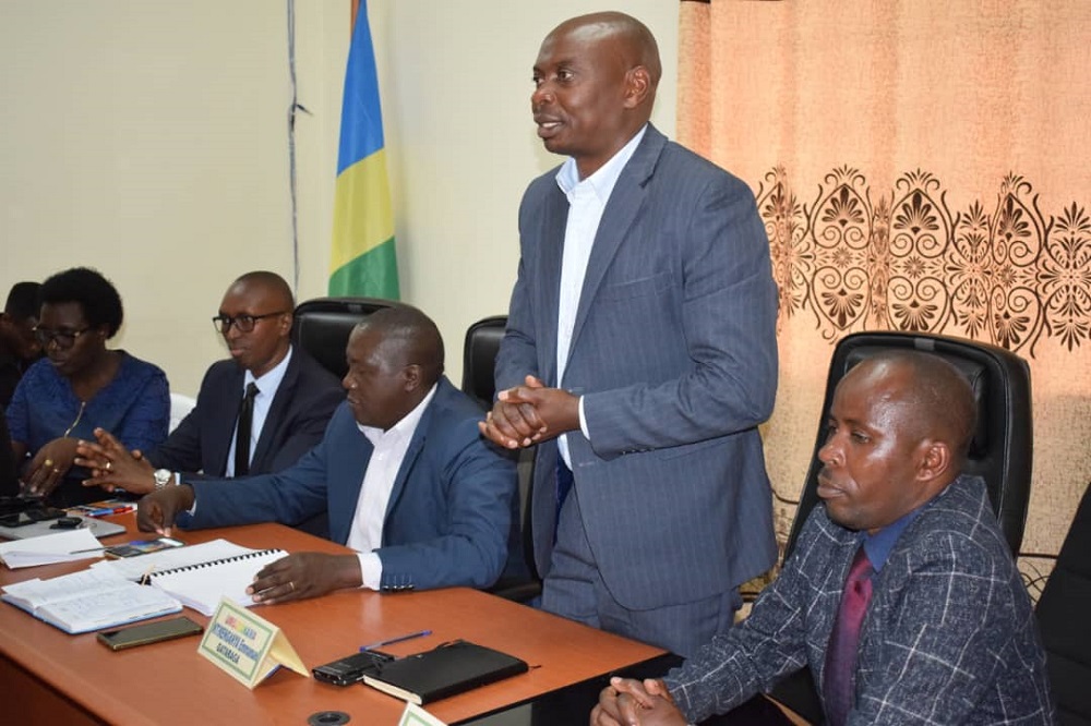 The advisory council of Musanze district has elected Ntirenganya Emmanuel as the acting mayor replacing Habyarimana Jean Damascène