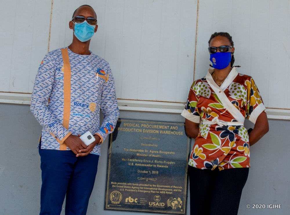 Rotary Club Kigali Doyen recently donated Rwf 13 million to CHUK and King Faisal Hospital in the fight against the Coronavirus.