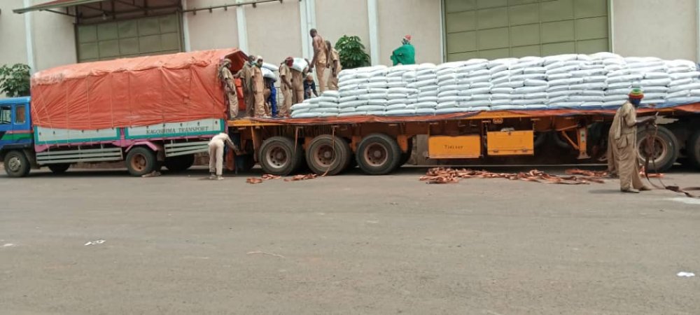 The grant was delivered on August 28, 2020, to help farmers get the current crop growth season 2020 C in full swing.
