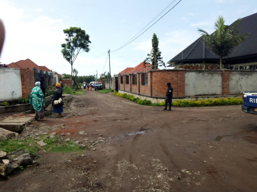 Rwandan security forces rushed to the scene to assess the situation. 