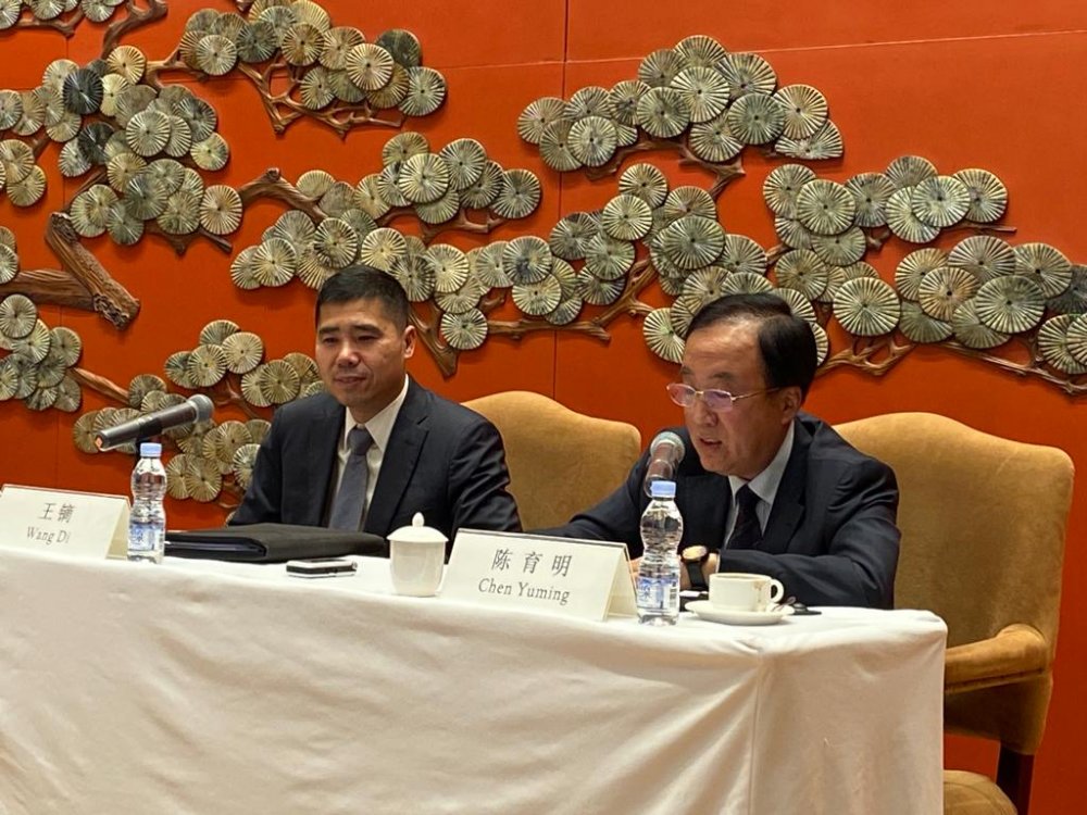 Wang Di, the Director of the Department of West Asian and North African Affairs of the Ministry of Foreign Affairs of the People’s Republic of China (left) during a recent press conference.
