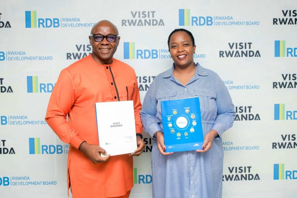 VCWC Chairman, Fred Siewe and RDB CEO, Clare Akamanzi after signing agreements. 