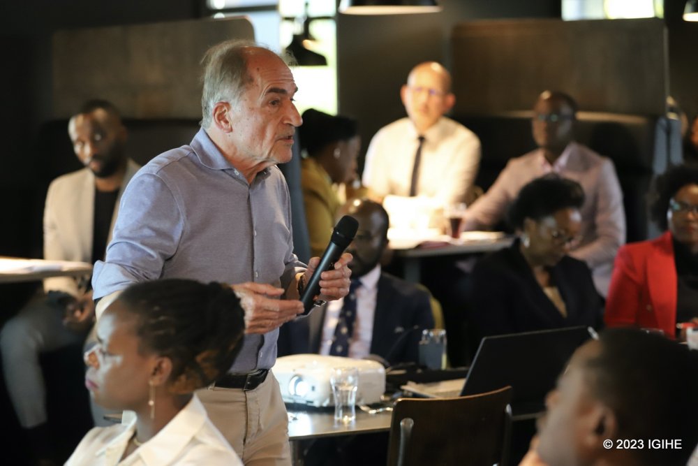 Prof. Alain Ruttiens delivering a talk. 