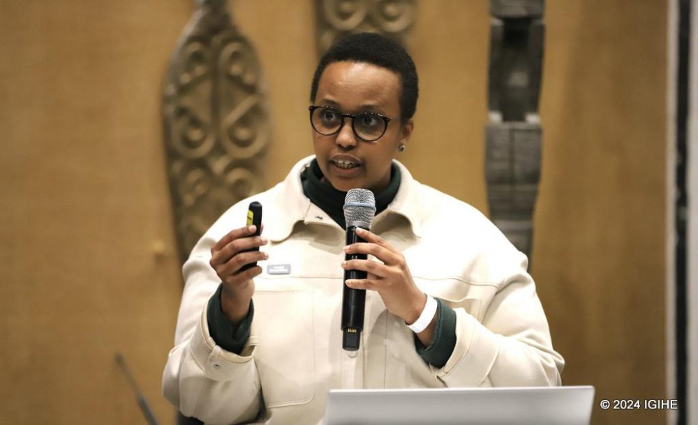 Ariella Kageruka making a presentation on opportunities available in Rwanda's tourism.