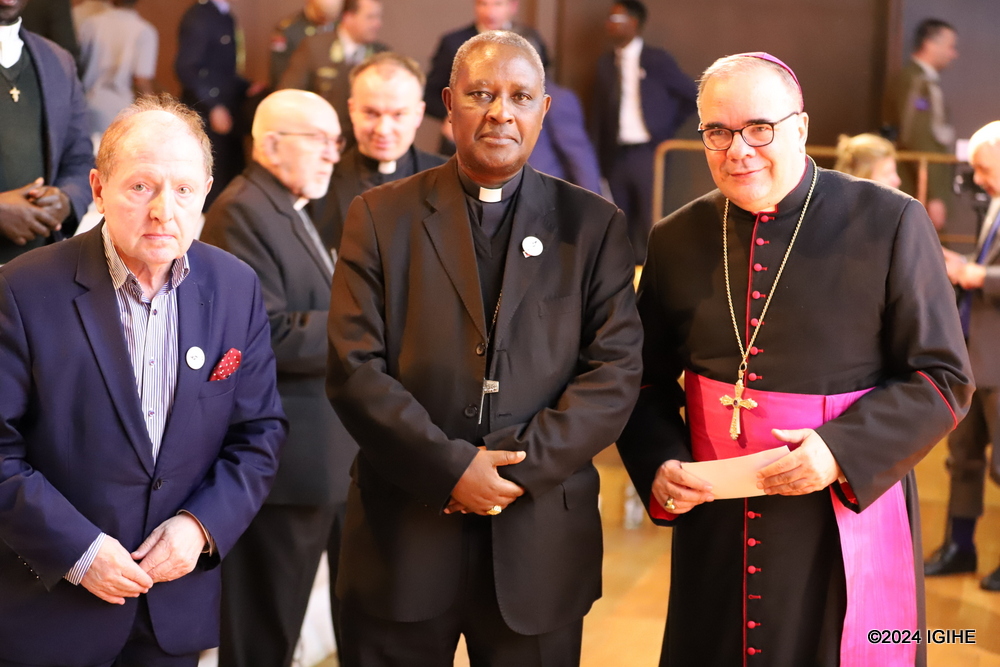 Clerics including Antoine Cardinal Kambanda and  Pope's apostolic nuncio in Poland, Archbishop Antonio Guido Filipazzi attended the commemoration event. 